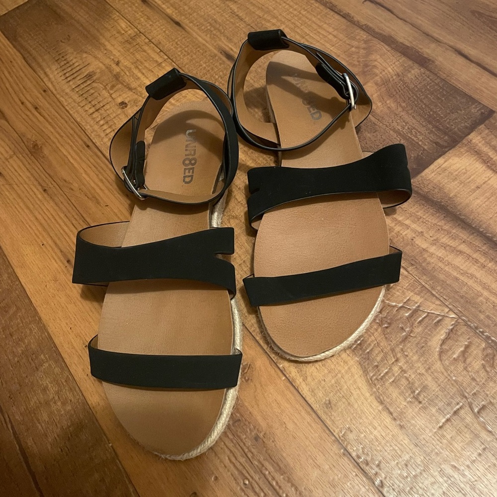 Women’s sandals